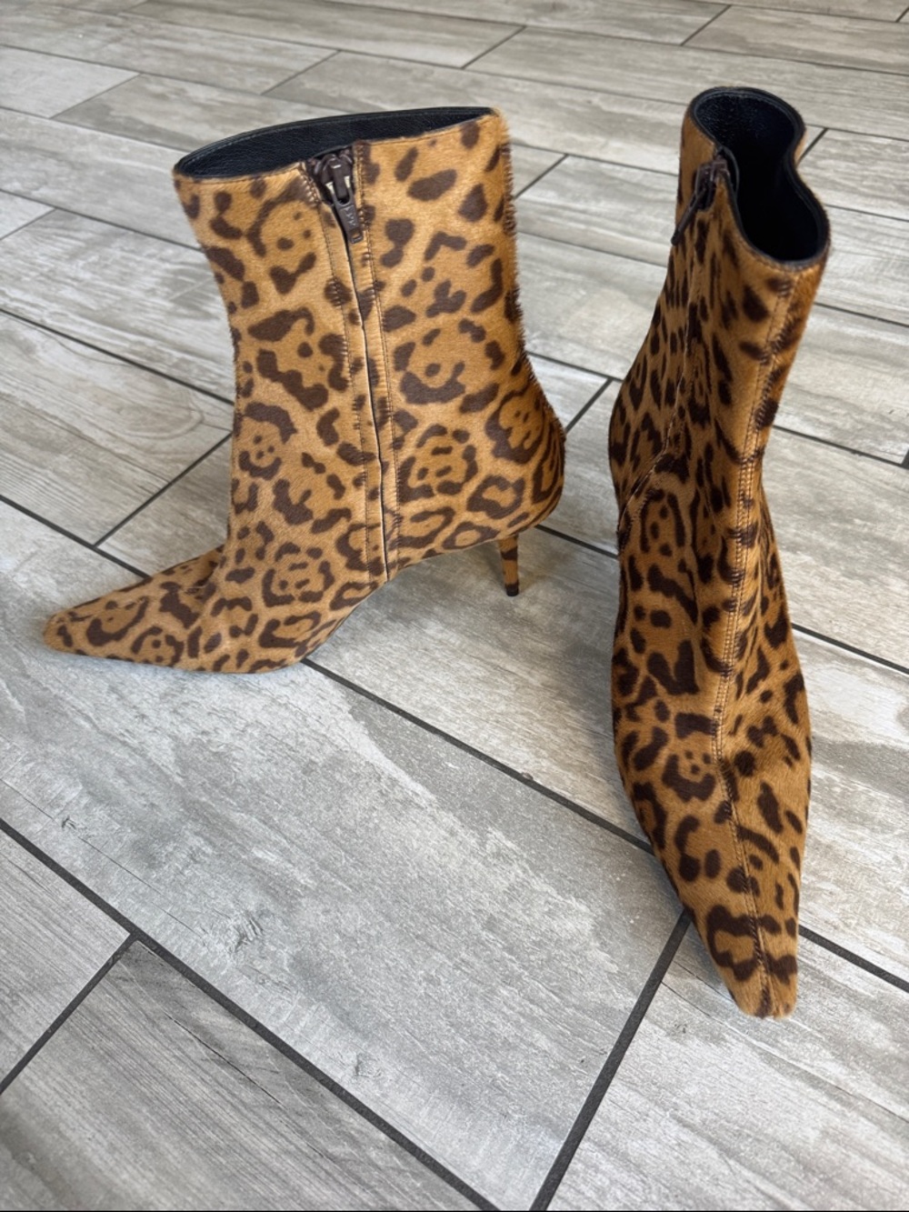 Saint Laurent Ashley Bootie - Leopard Print Pointed Toe Ankle Boots - Picture 4 of 9